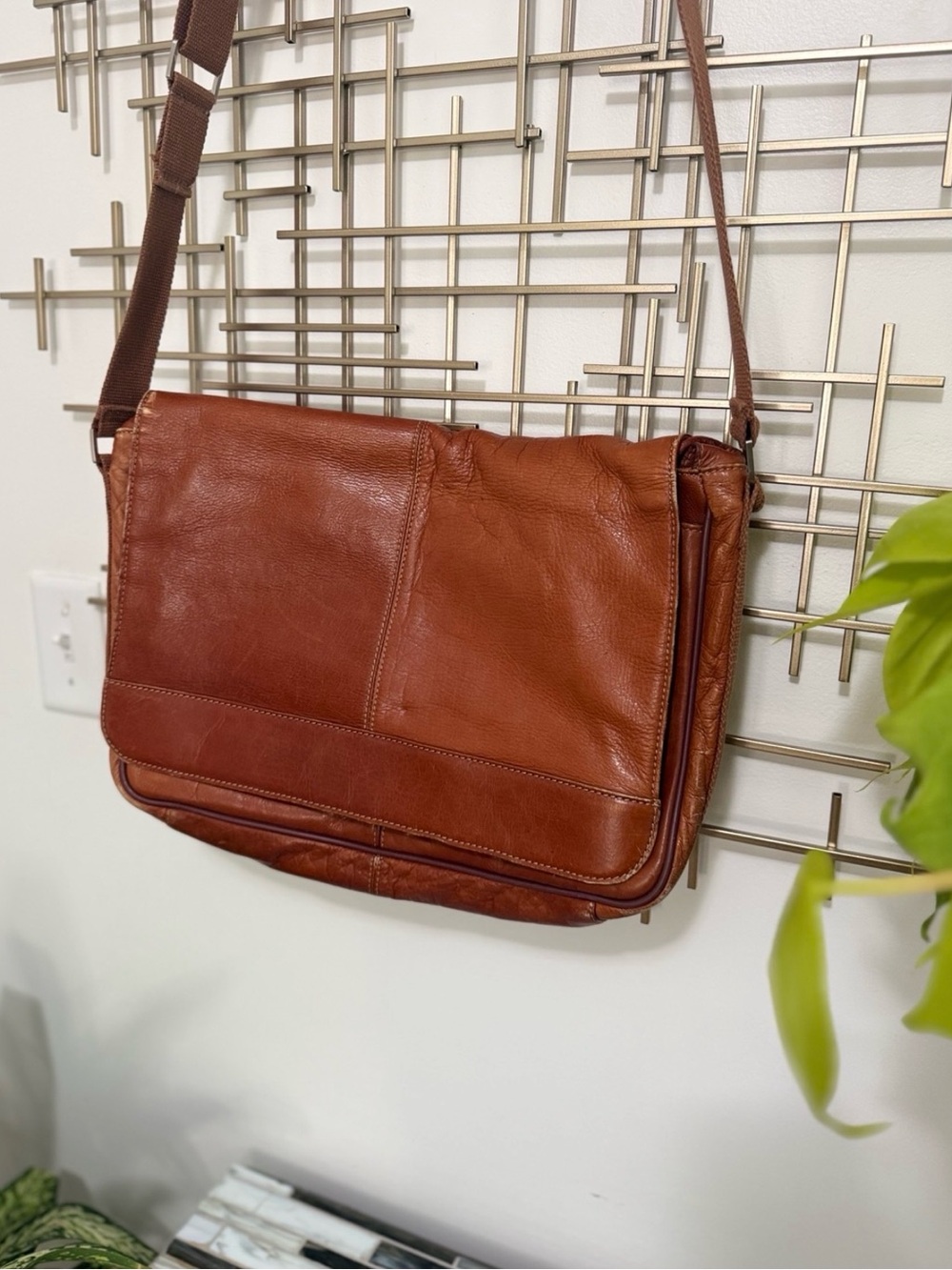 Pelle Sudio Leather messenger bag